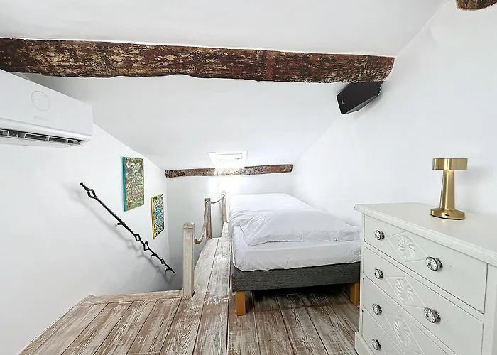 アパート App'art Vieil アンティーブ